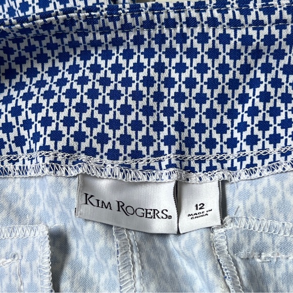 Kim Rogers Blue White Print Super Stretch Capri Pants Tummy Panel Womens Size 12 - Picture 4 of 13